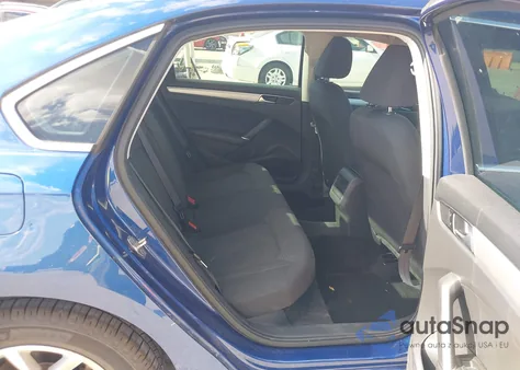 2016 Volkswagen Passat 1.8T S z USA, uszkodzony, nr VIN 1VWAS7A39GC018812